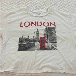 White London Graphic Tee with Red Accents Sz M